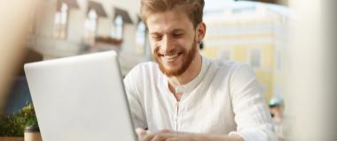 La phrase d'accroche sur un CV : guide et exemples
