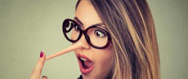 Mentire nel CV: rischi, conseguenze, alternative
